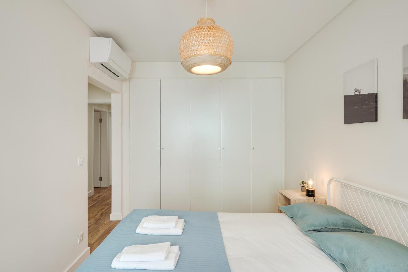Hostwise - Flat W/ Balcony & Workspace Apartment Lissabon
