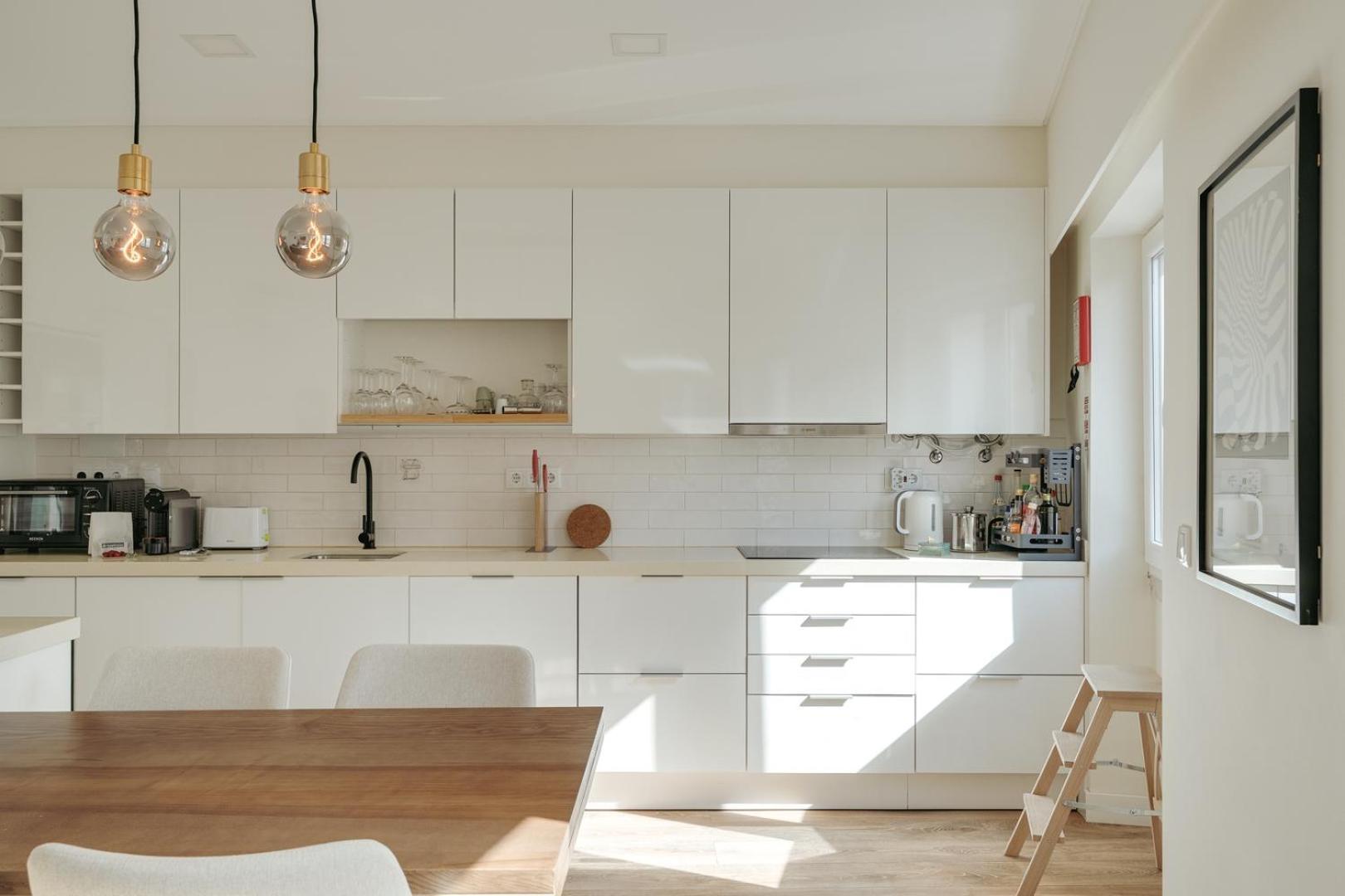 Hostwise - Flat W/ Balcony & Workspace Apartment Lissabon